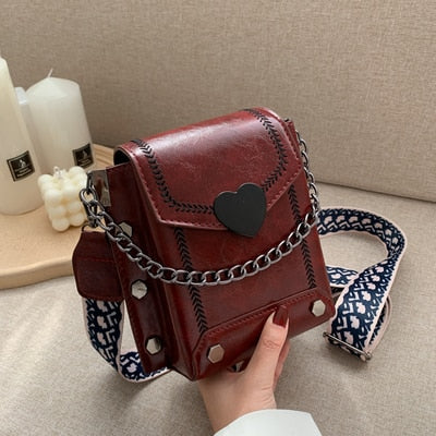 Bag Women's 2021 New Korean Style Retro Heart-Shaped Lock Mobile Phone Women's Bag Studded Shoulder Bag Women's Messenger Bag